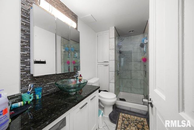 236 43RD Street, Moline, IL 61265