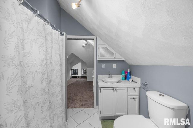 236 43RD Street, Moline, IL 61265