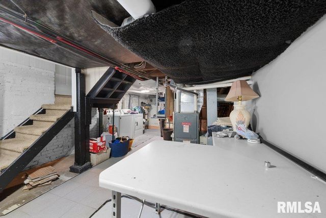 236 43RD Street, Moline, IL 61265