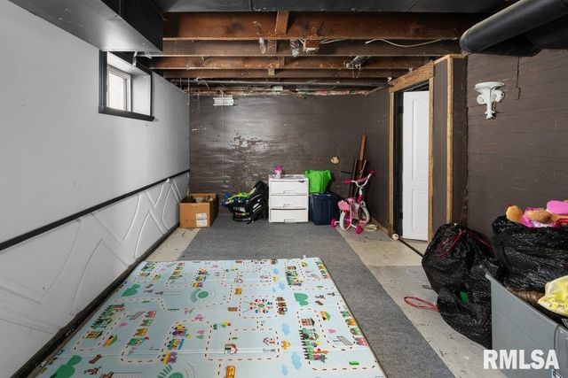 236 43RD Street, Moline, IL 61265