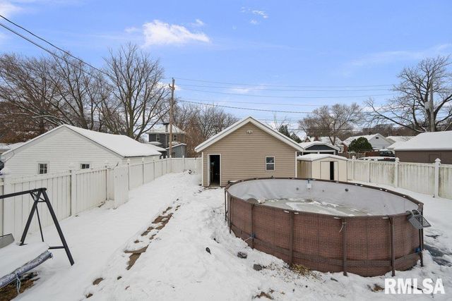 236 43RD Street, Moline, IL 61265