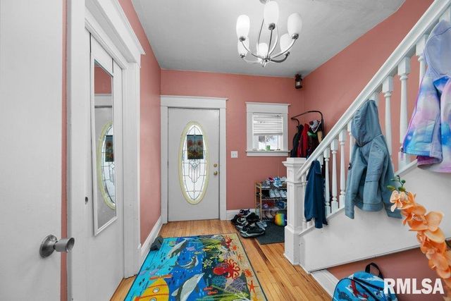 236 43RD Street, Moline, IL 61265