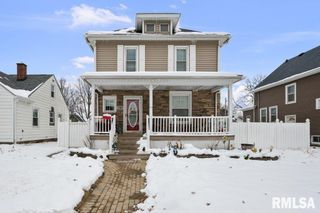 236 43RD Street, Moline, IL 61265