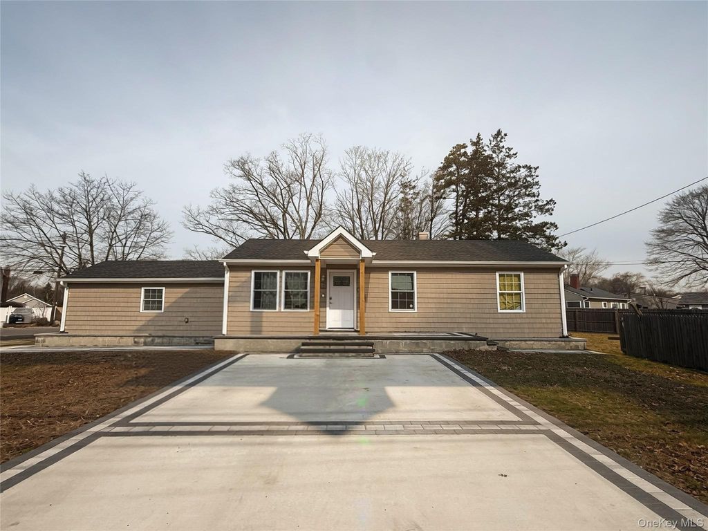 1013 Merriam Road, Bay Shore, NY 11706