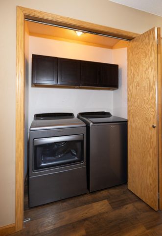 1618 Suntree Dr, West Fargo, ND 58078