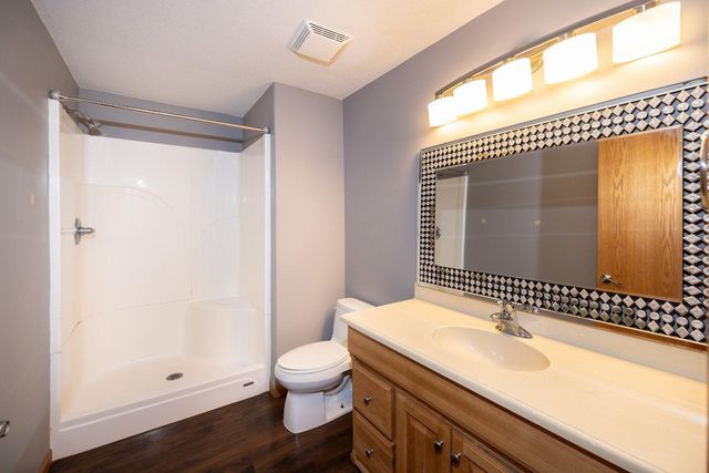 1618 Suntree Dr, West Fargo, ND 58078