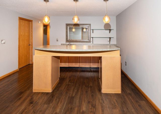 1618 Suntree Dr, West Fargo, ND 58078