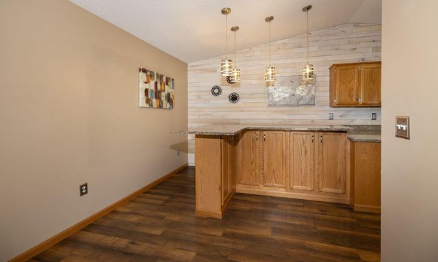 1618 Suntree Dr, West Fargo, ND 58078