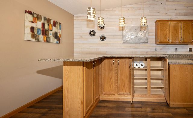 1618 Suntree Dr, West Fargo, ND 58078