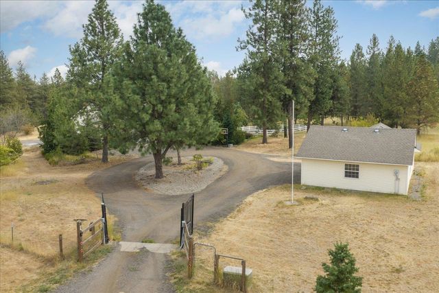 13626 N Friendship Ln, Nine Mile Falls, WA 99026