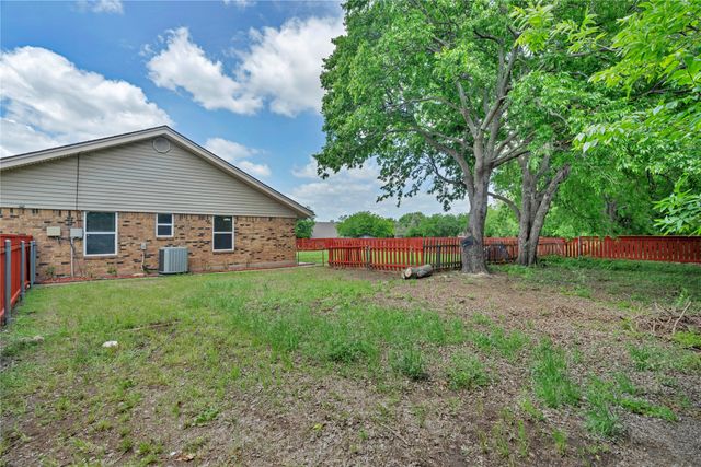 4405 Ray White Road, Fort Worth, TX 76244
