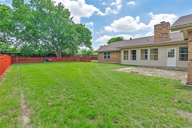 4405 Ray White Road, Fort Worth, TX 76244