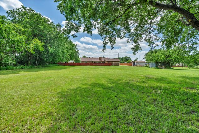 4405 Ray White Road, Fort Worth, TX 76244
