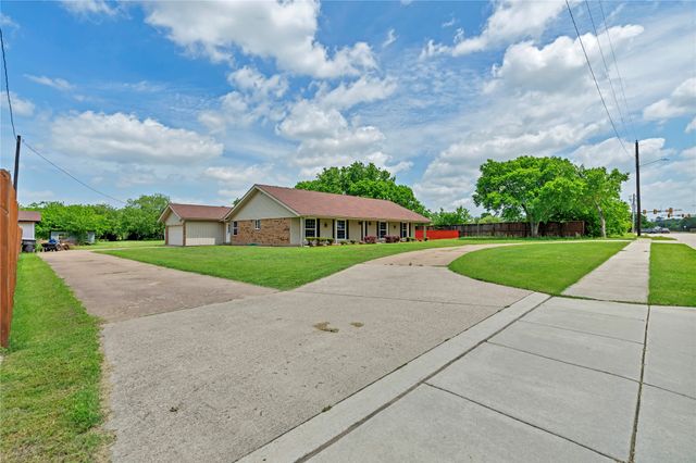 4405 Ray White Road, Fort Worth, TX 76244