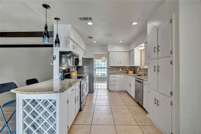 4405 Ray White Road, Fort Worth, TX 76244