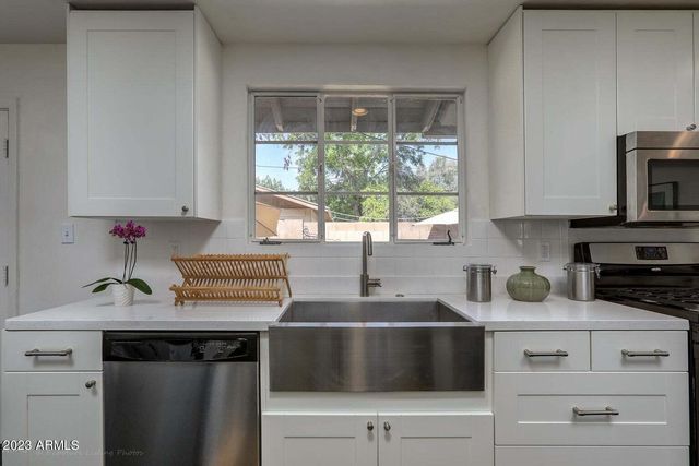 1428 S OAKLEY Place, Tempe, AZ 85281