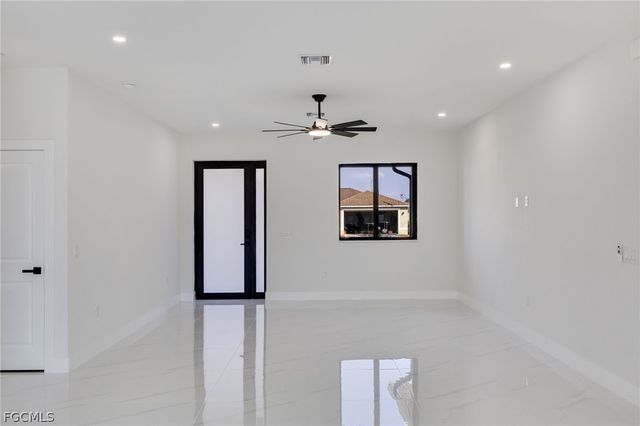 1810 NE 6th PL, Cape Coral, FL 33909