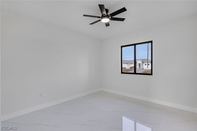 1810 NE 6th PL, Cape Coral, FL 33909