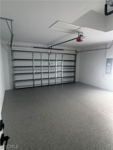 1810 NE 6th PL, Cape Coral, FL 33909