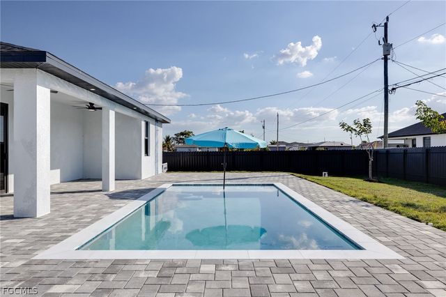 1810 NE 6th PL, Cape Coral, FL 33909