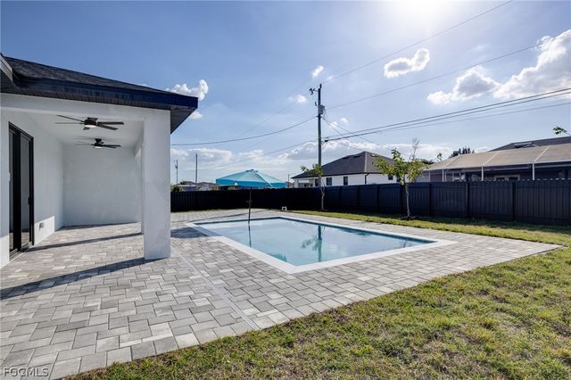 1810 NE 6th PL, Cape Coral, FL 33909