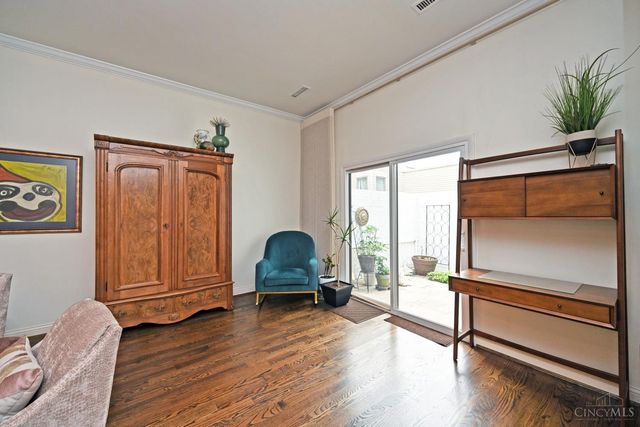 2396 Dana Avenue, Cincinnati, OH 45208