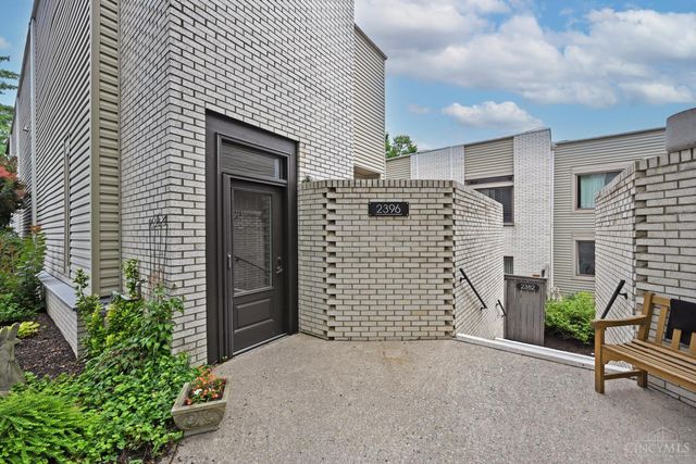 2396 Dana Avenue, Cincinnati, OH 45208
