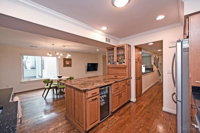 2396 Dana Avenue, Cincinnati, OH 45208