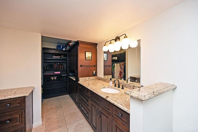 2396 Dana Avenue, Cincinnati, OH 45208