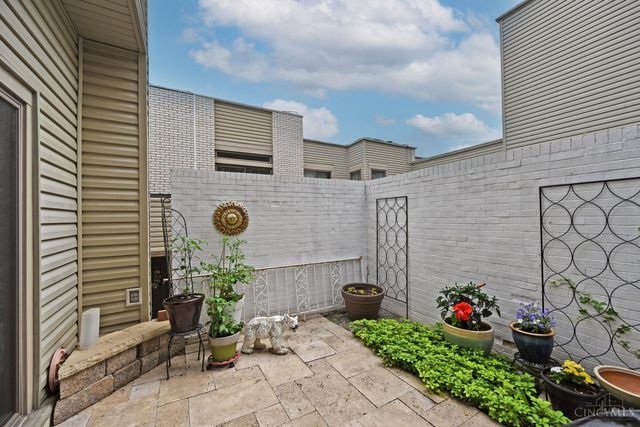 2396 Dana Avenue, Cincinnati, OH 45208