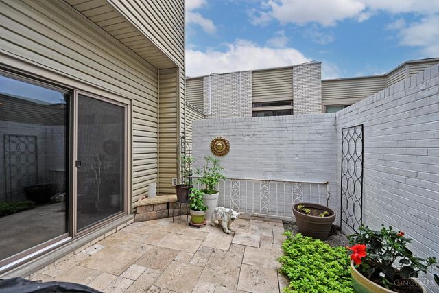 2396 Dana Avenue, Cincinnati, OH 45208