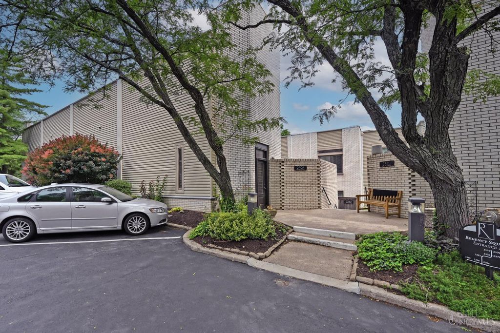 2396 Dana Avenue, Cincinnati, OH 45208