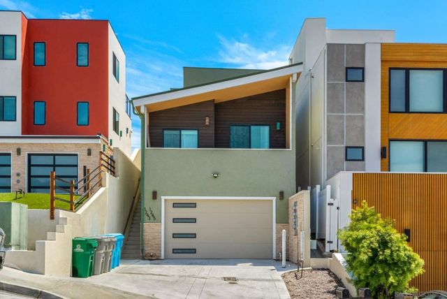 1243 1245 Van Nuys St., San Diego, CA 92109