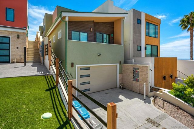 1243 1245 Van Nuys St., San Diego, CA 92109