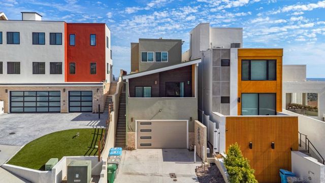 1243 1245 Van Nuys St., San Diego, CA 92109