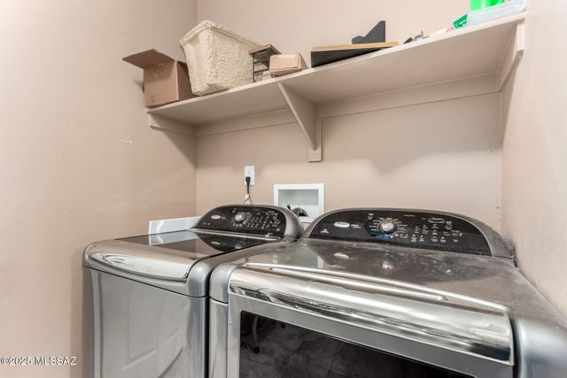 7012 S Red Maids Drive, Tucson, AZ 85756