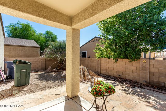 7012 S Red Maids Drive, Tucson, AZ 85756