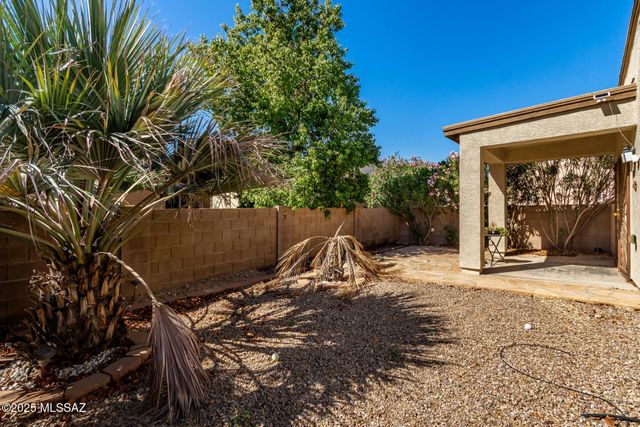 7012 S Red Maids Drive, Tucson, AZ 85756