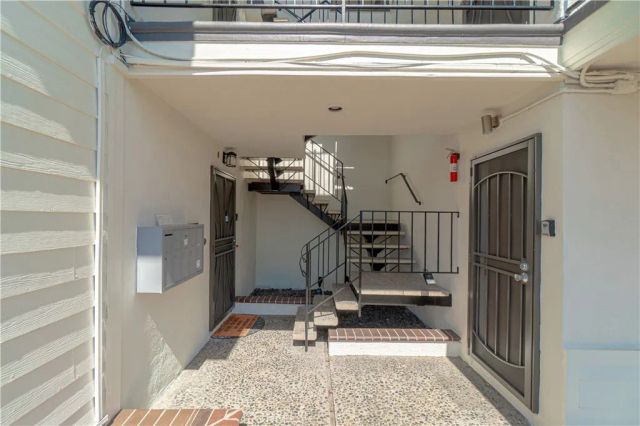 2699 E 20th, Signal Hill, CA 90755