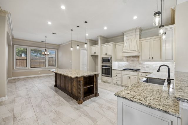 2526 Fruitland Avenue, Farmers Branch, TX 75234