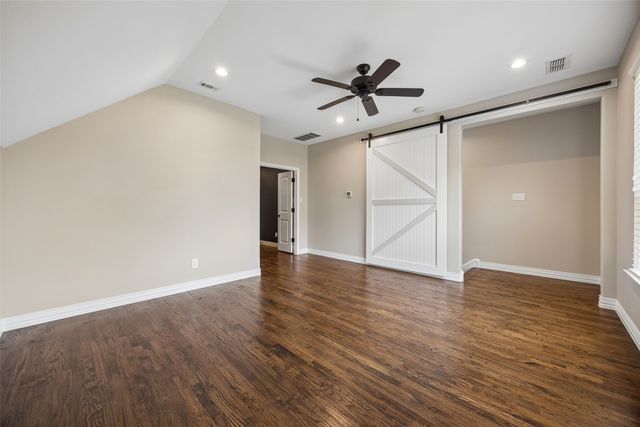 2526 Fruitland Avenue, Farmers Branch, TX 75234