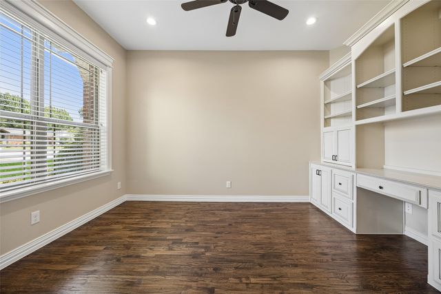 2526 Fruitland Avenue, Farmers Branch, TX 75234