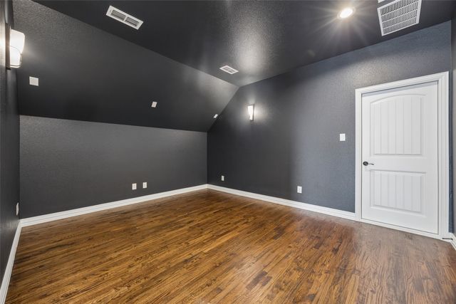 2526 Fruitland Avenue, Farmers Branch, TX 75234
