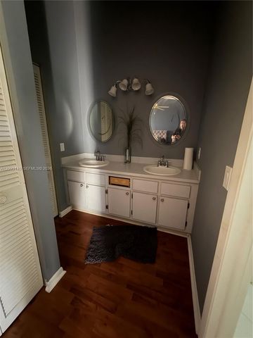 458 SE 11th Terrace, Dania Beach, FL 33004