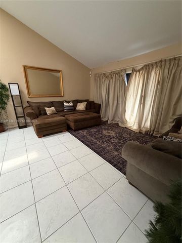 458 SE 11th Terrace, Dania Beach, FL 33004