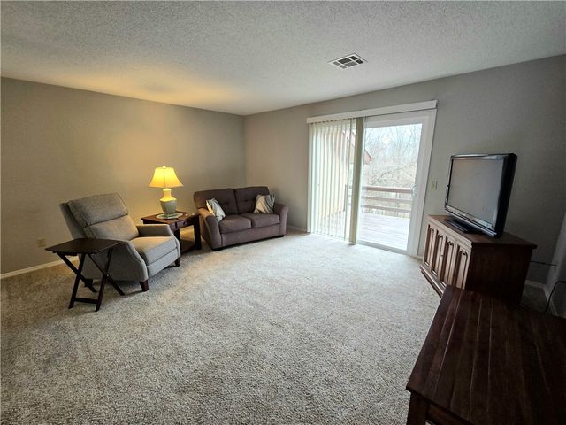 30 Walter Drive, Bella Vista, AR 72714