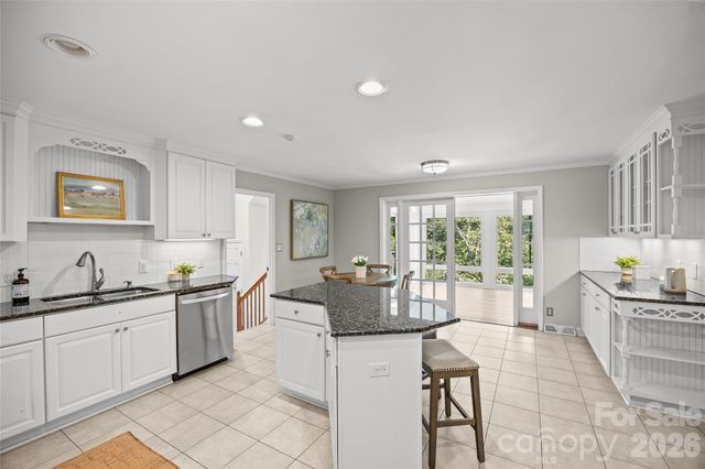 2710 Wamath Drive, Charlotte, NC 28210