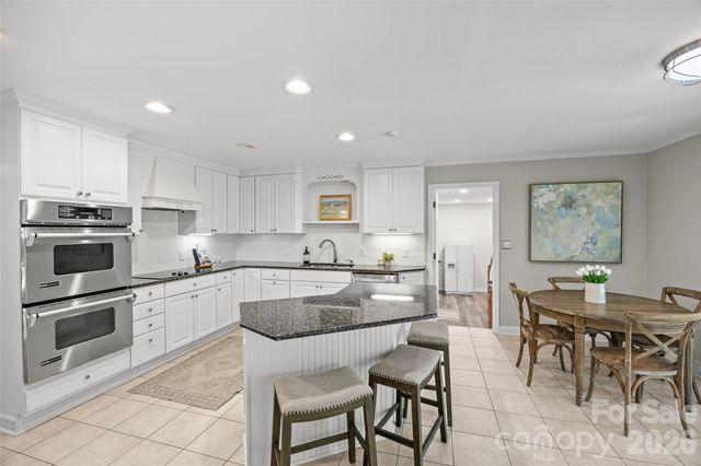 2710 Wamath Drive, Charlotte, NC 28210