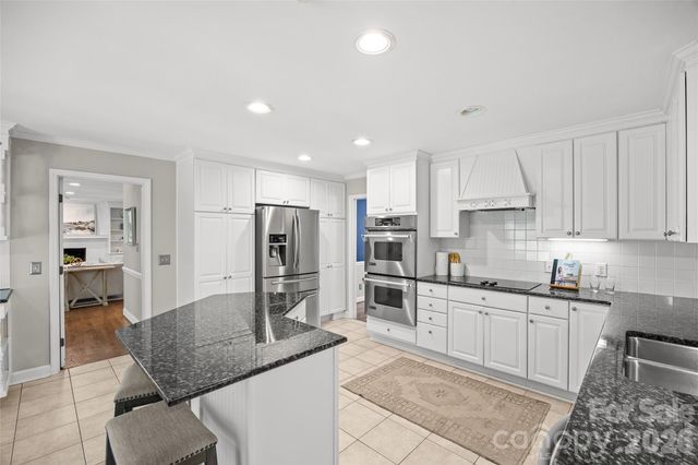 2710 Wamath Drive, Charlotte, NC 28210