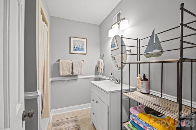 2710 Wamath Drive, Charlotte, NC 28210